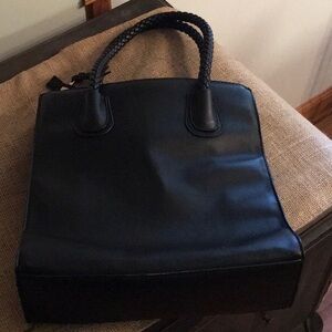 Kaari Blue Black Leather Bag
